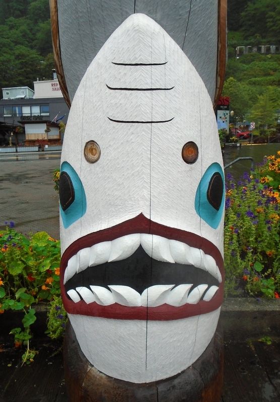 Wooshkeetaan Kootéeyaa Shark Totem Pole Detail. Click for full size. Wooshkeetaan Kootéeyaa Shark Totem Pole Detail image. Click for full size.