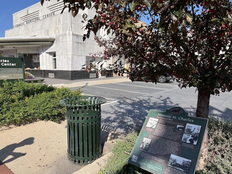 Historic St. Charles Marker and City Hall. Click for full size. Historic St. Charles Marker and City Hall image. Click for full size.