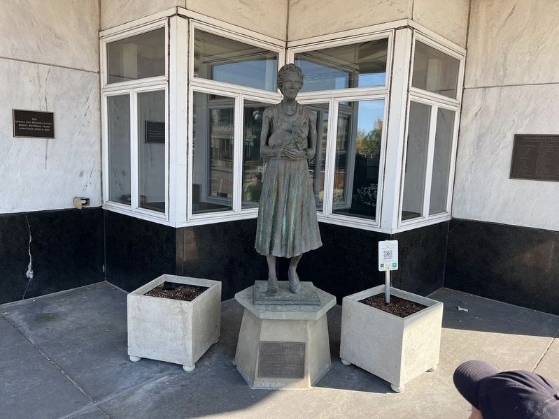 Dellora Norris statue. Click for full size. Dellora Norris statue image. Click for full size.