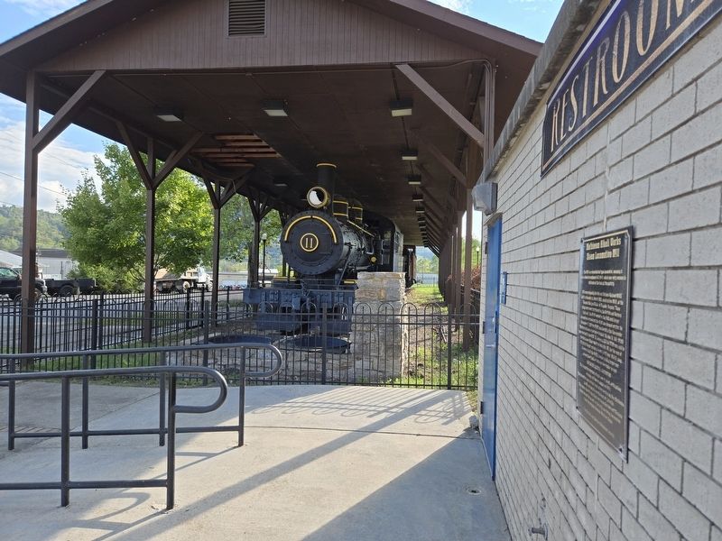 Locomotive No. 11 Marker (on the right) and front of the locomotive image. Click for full size.
