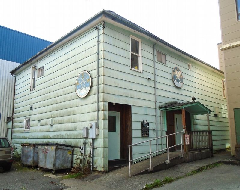 Pioneer Hall and Marker image. Click for full size.