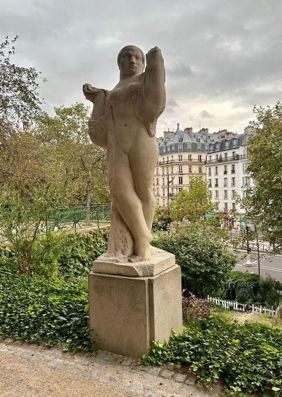 Jardin de Reuilly - Paul Pernin - statue. Click for full size. Jardin de Reuilly - Paul Pernin - statue image. Click for full size.