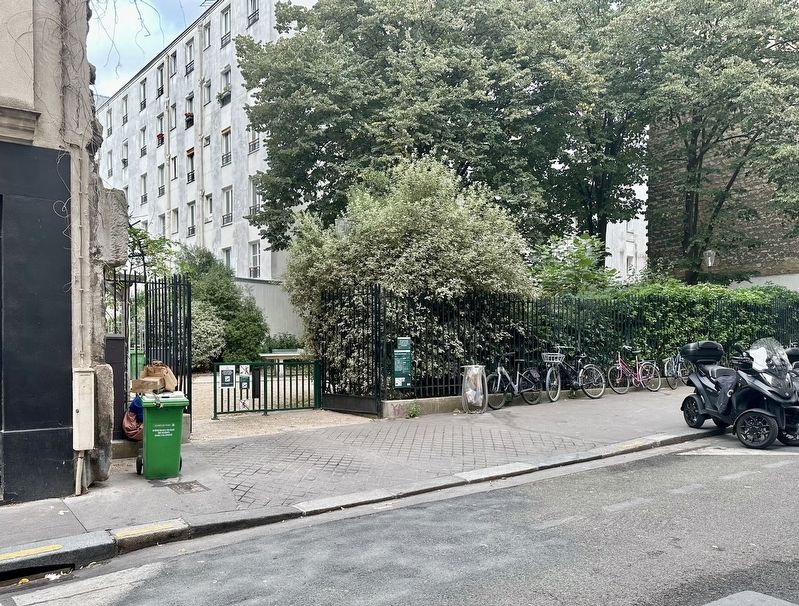 Square Jean Allemane (1962) Marker - wide view image. Click for full size.
