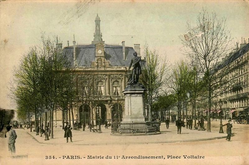 Place L�on Blum (formerly Place Voltaire) image. Click for full size.