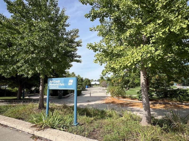 Memorial Park entrance from Lakeshore Road East image. Click for full size.
