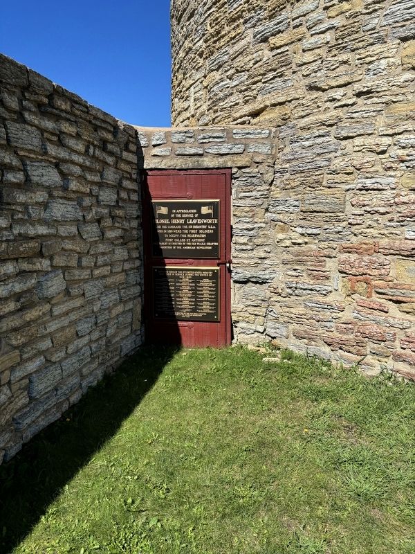 DAR Commemorative Plaques image. Click for full size.