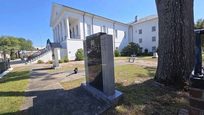 Dr. Martin Luther King, Jr. Marker. Williamsburg County Courthouse in the background. Click for full size. Dr. Martin Luther King, Jr. Marker. Williamsburg County Courthouse in the background image. Click for full size.