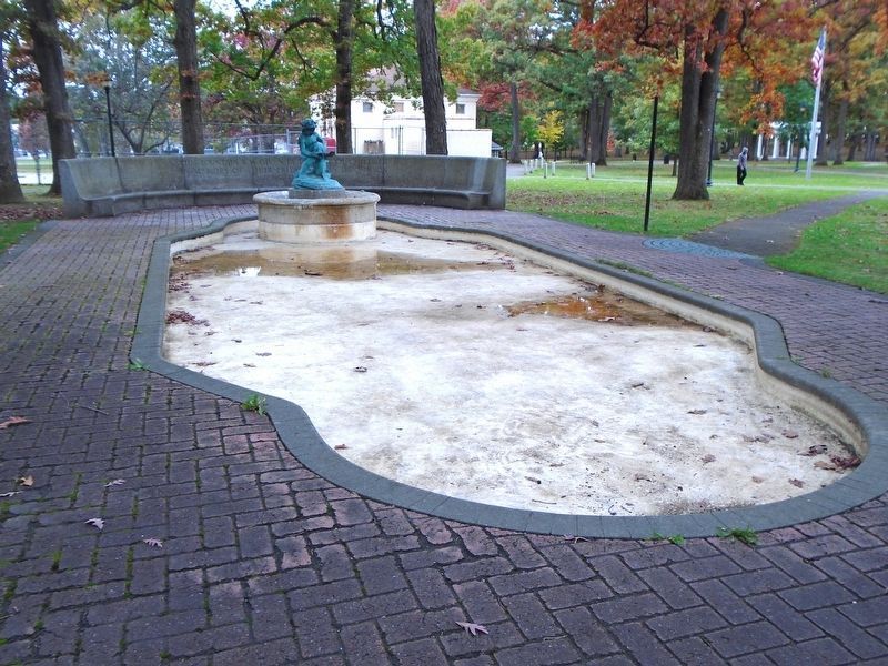 Harry L Johnson Memorial Fountain image. Click for full size.