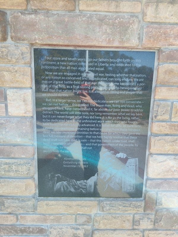 Hamilton Veterans Memorial image. Click for full size.