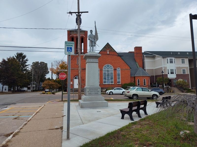 Allegan Civil War Memorial image. Click for full size.