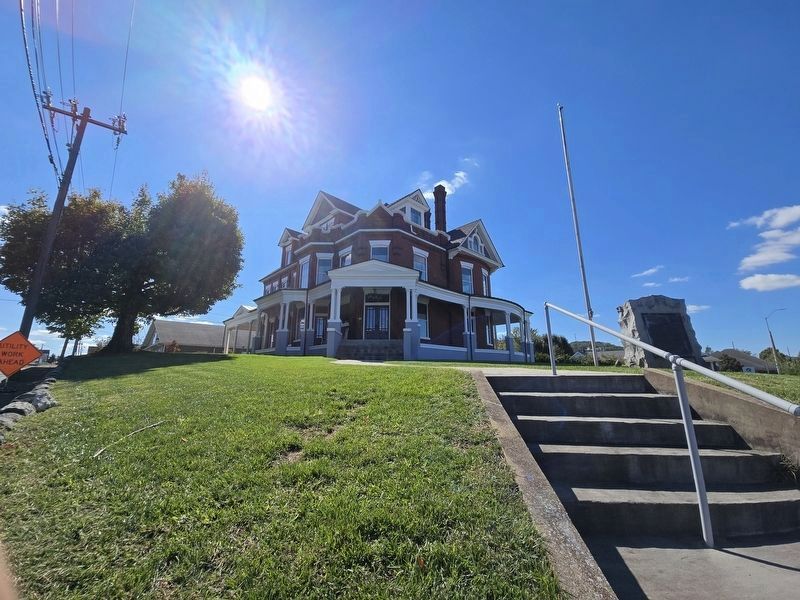 Full view of Edward Washington King House image. Click for full size.