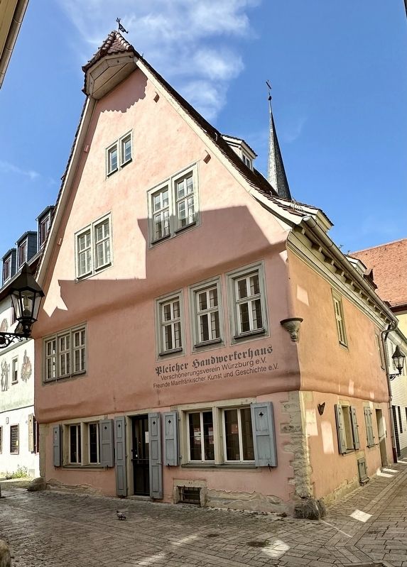 Pleicher Handwerkerhaus / Pleicher Craftsman�s House and Marker image. Click for full size.