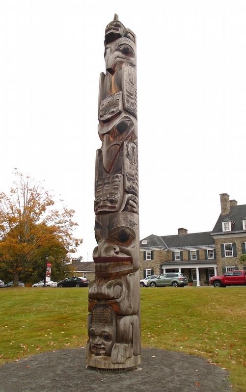 Haida Totem Pole image. Click for full size.