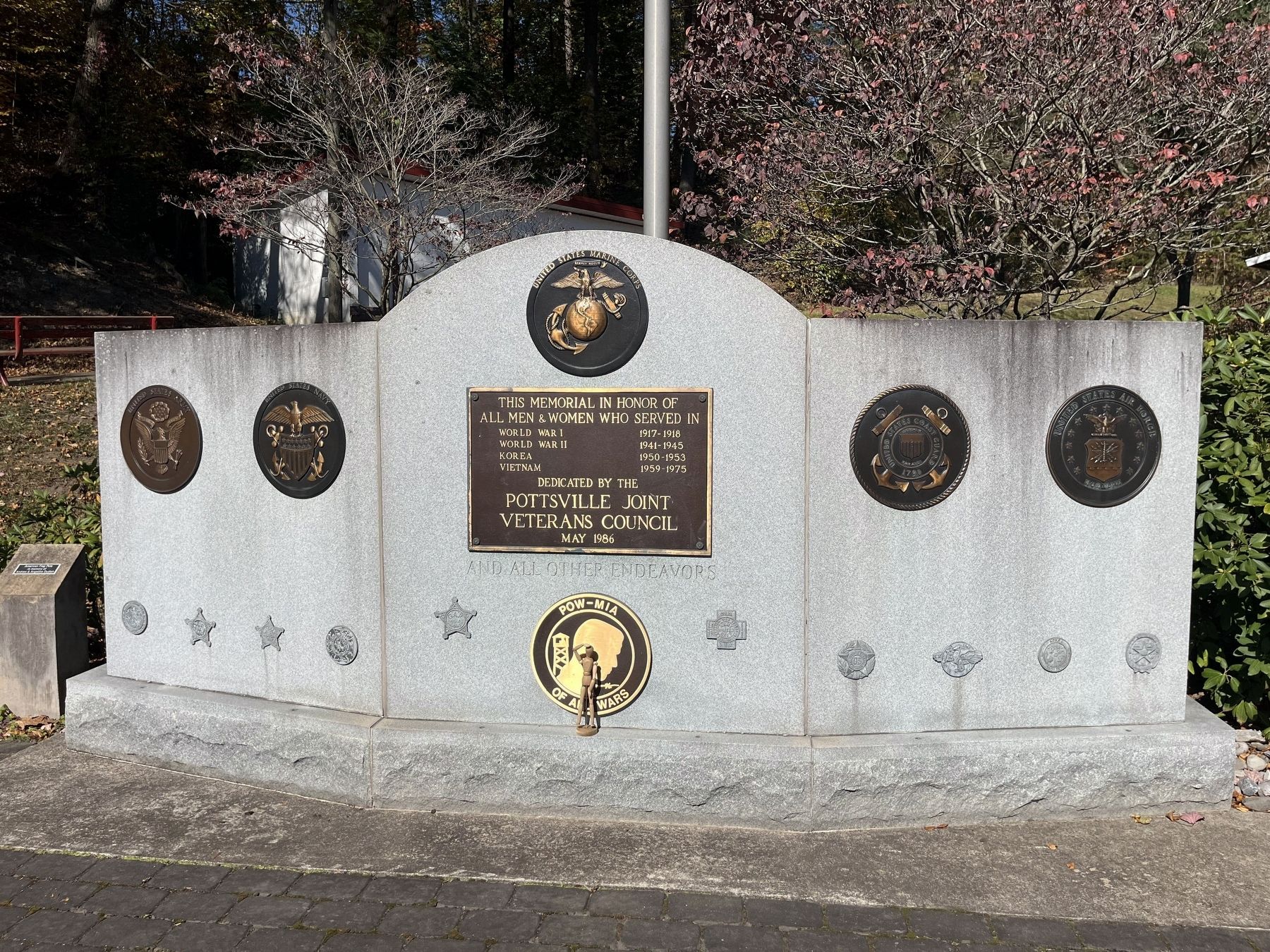 Veterans Memorial image. Click for full size.