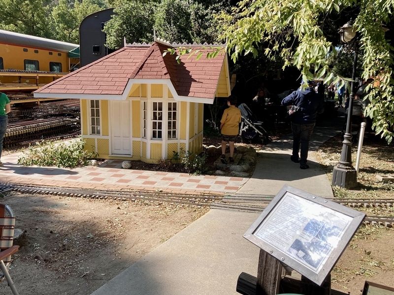 Ollie Johnston Depot and Marker image. Click for full size.