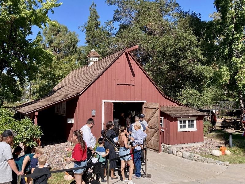 Carolwood Barn and Marker image. Click for full size.