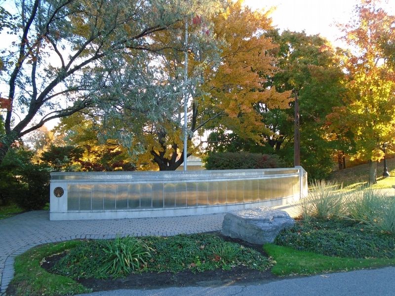 Mackenzie-Papineau Battalion/Le bataillon Mackenzie-Papineau Memorial image. Click for full size.