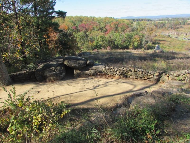 Breastworks on Little Round Top image. Click for full size.