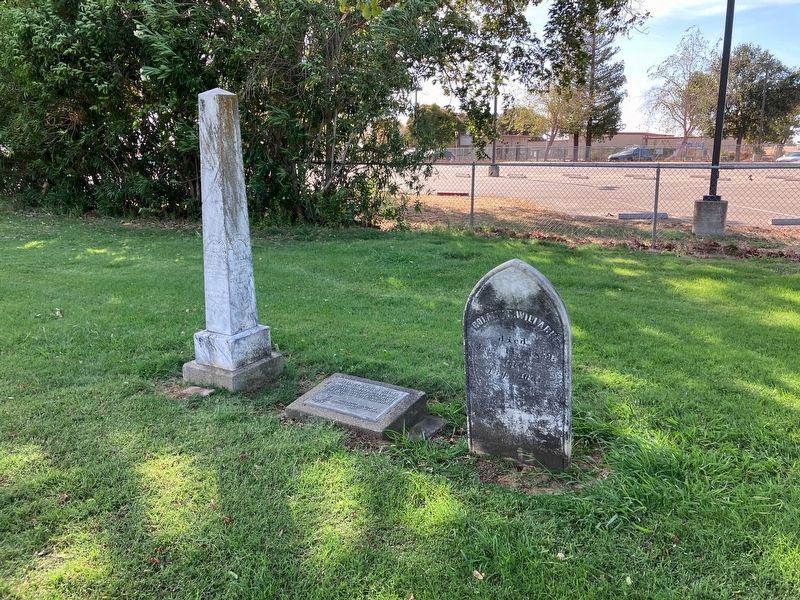 The graves of Eleanor and Alexander Hamilton Willard image. Click for full size.