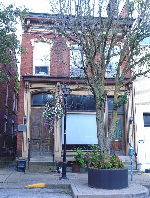 Thoner House and Marker image. Click for full size.