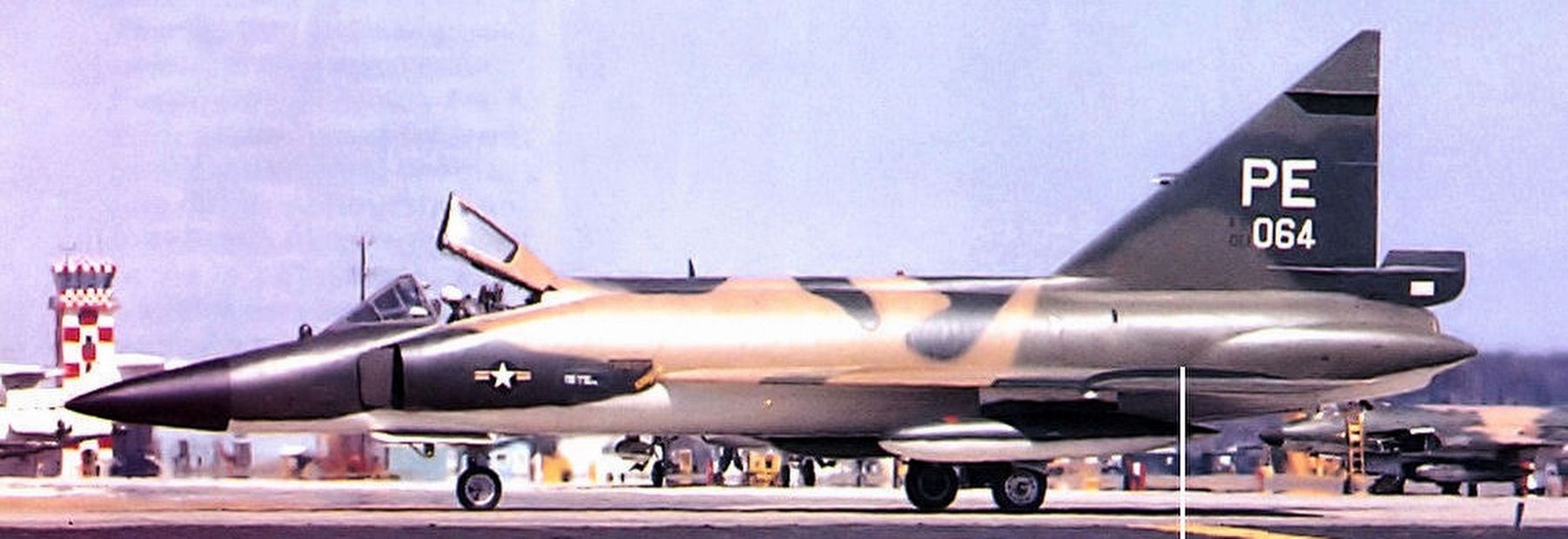 64th FIS Convair F-102A-60-CO Delta Dagger image. Click for full size.