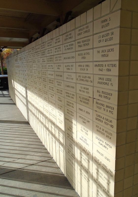 Tyrone's Railroad Families Memorial Wall (trackside) image. Click for full size.