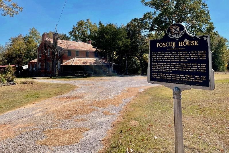 Marker with former Foscue House Restaurant in background. image. Click for full size.