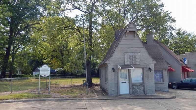 Marland Oil Gas Station Marker image. Click for full size.
