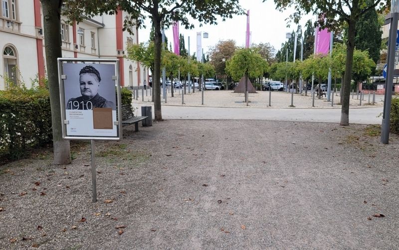 The view of the Clementine Bassermann Marker in the park image. Click for full size.