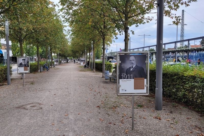 The view of the Max Bassermann Marker in the park image. Click for full size.