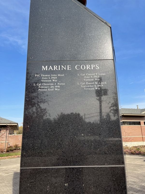 City of Wood Dale Veterans Memorial: Marine Corps image. Click for full size.