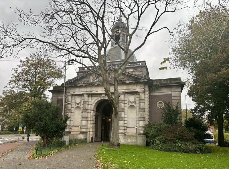 Muiderpoort - south side of building image. Click for full size.