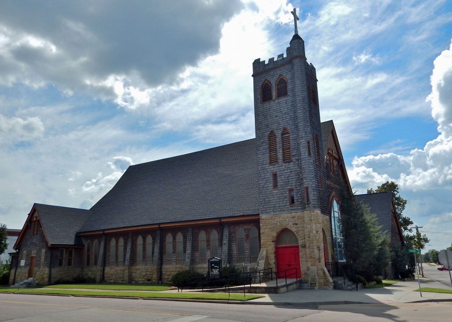 Grace Episcopal Church (<i>northwest elevation</i>) image. Click for full size.