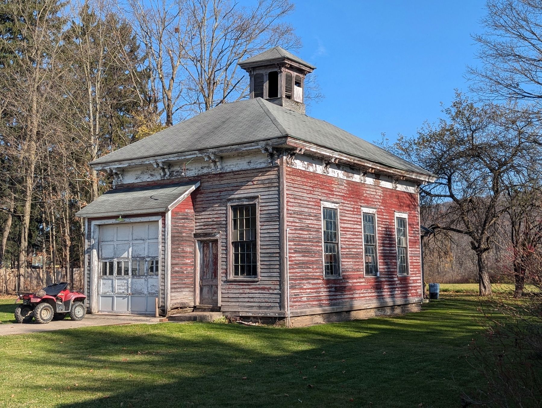 Former Schoolhouse. Click for full size. Former Schoolhouse image. Click for full size.