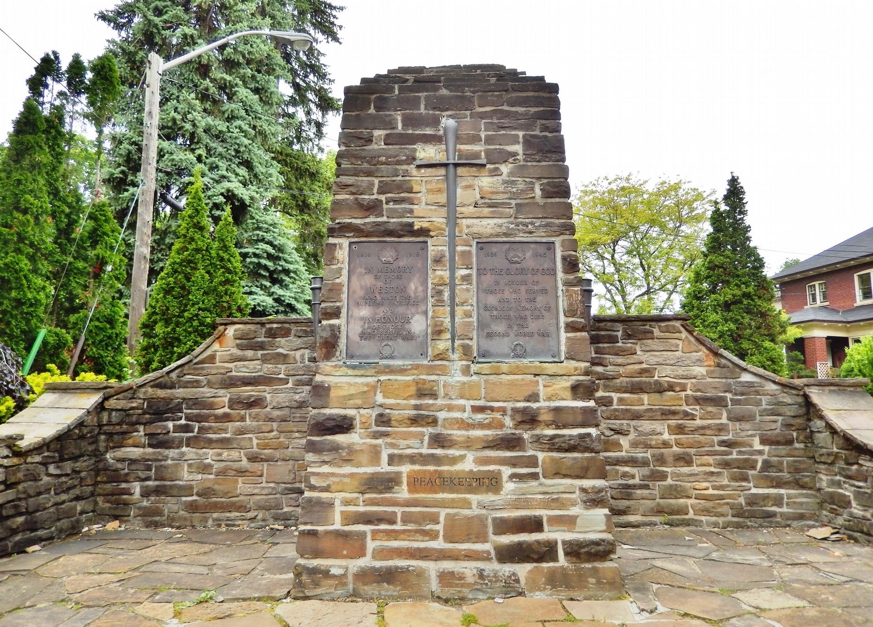 Weston War Memorial and Plaza image. Click for full size.