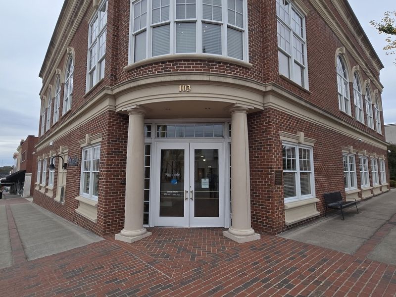 Home Builders Association Marker to the right of the main entrance image. Click for full size.