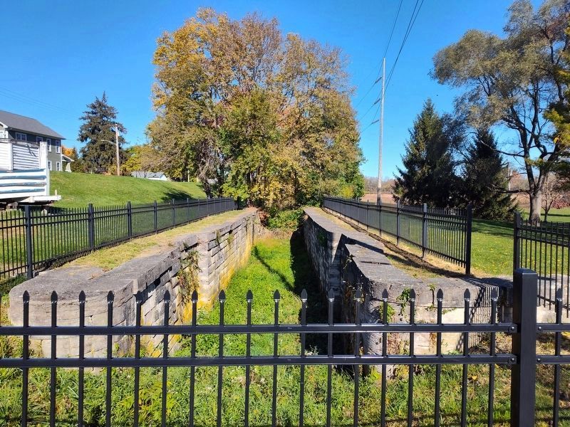 Miami and Erie Canal Lock 15 Marker image. Click for full size.