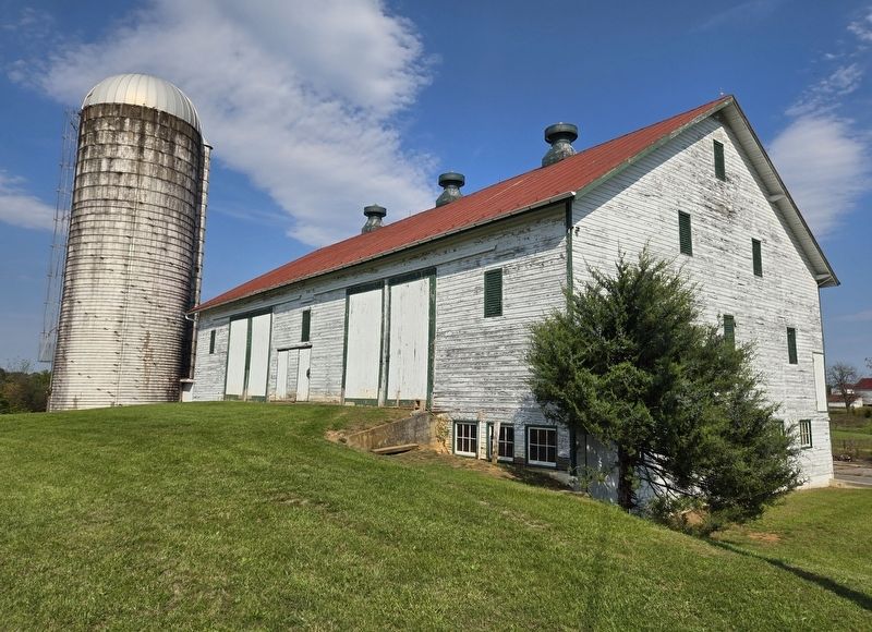 Amish Built Barn Mentioned on the Marker. Click for full size. Amish Built Barn Mentioned on the Marker image. Click for full size.
