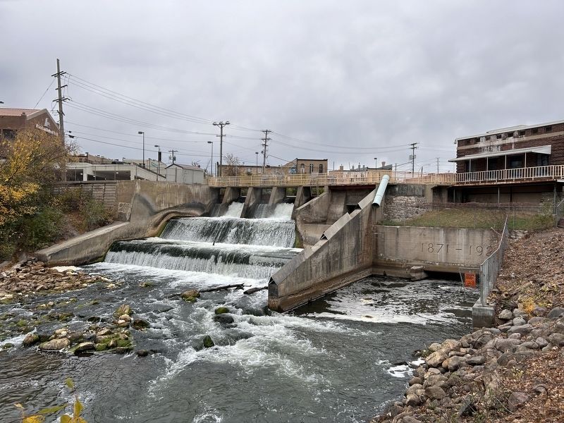 Central Dam & Spillway image. Click for full size.