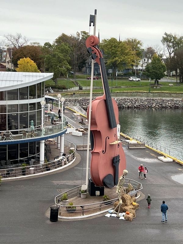 The Big Fiddle and Marker image. Click for full size.
