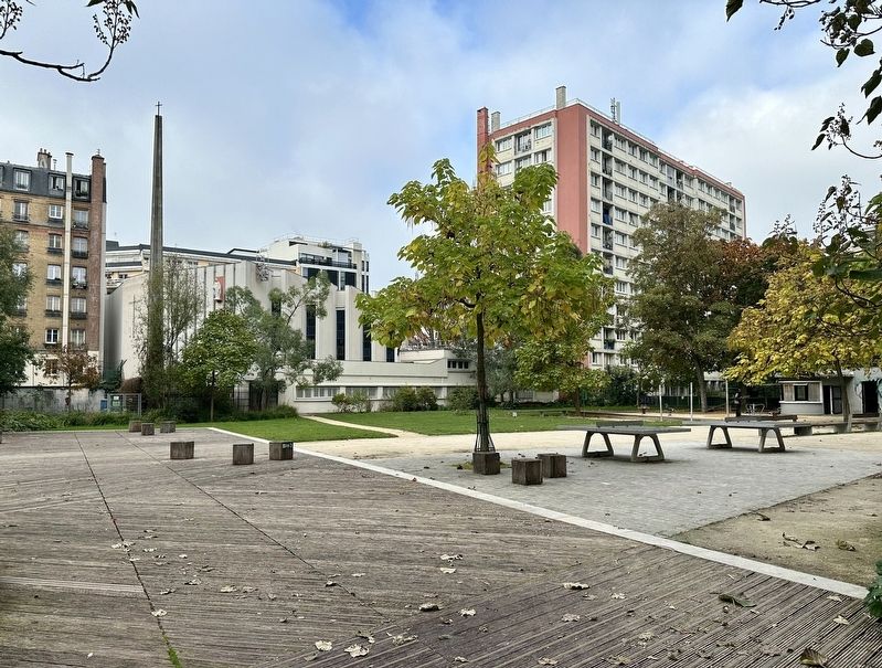 Jardin Luc-Hoffmann - park interior image. Click for full size.