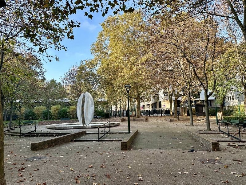 Square Marcel-Mouloudji - park interior. Click for full size. Square Marcel-Mouloudji - park interior image. Click for full size.