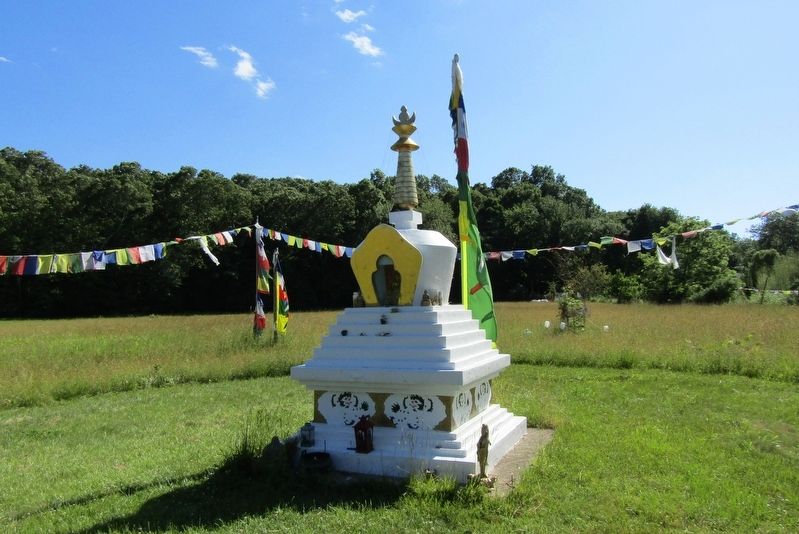 Old Saybrook Stupa image. Click for full size.