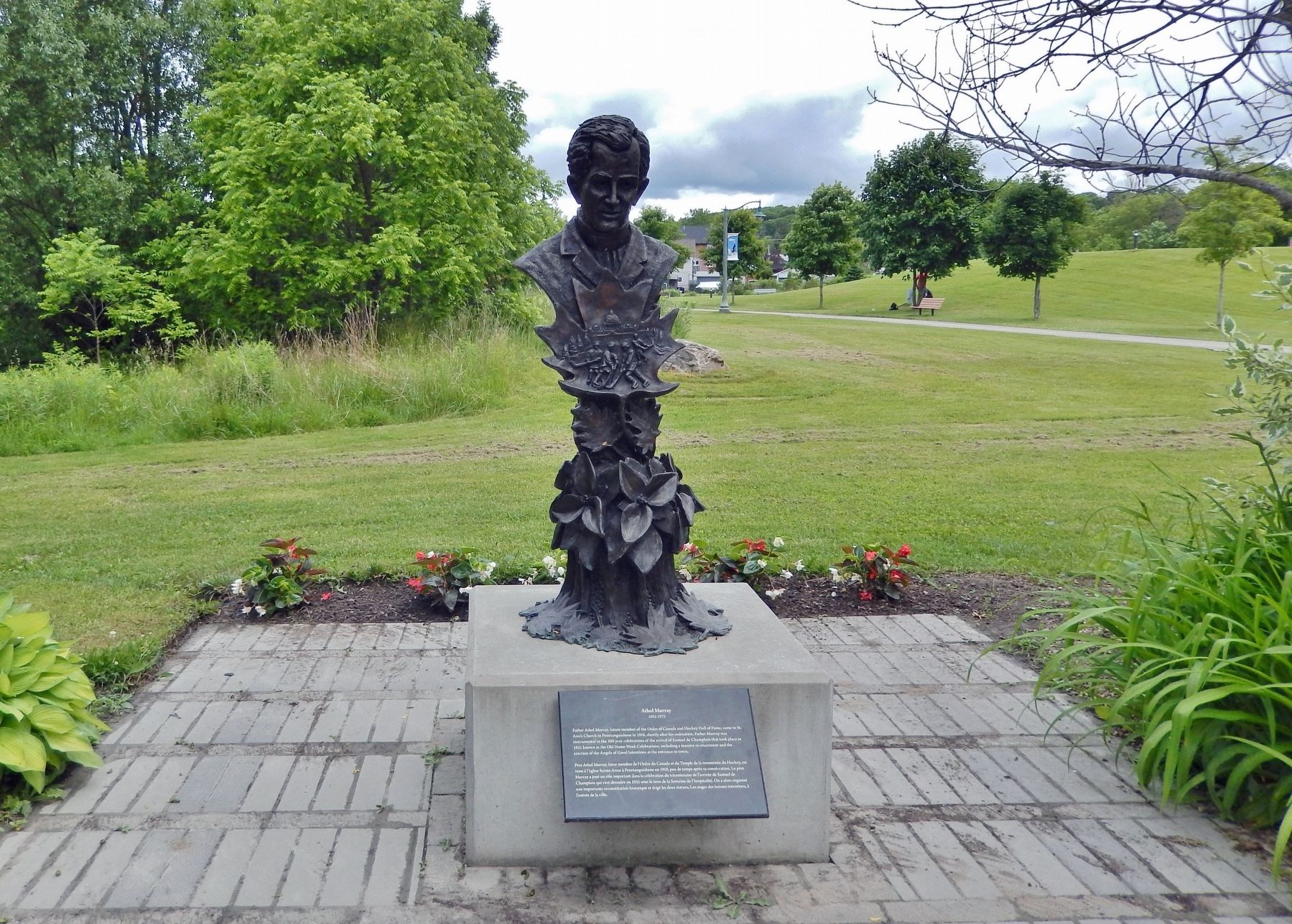 Athol Murray Marker & Sculpture image. Click for full size.