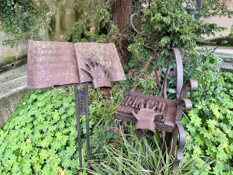 Louis Braille Museum grounds sculpture. Click for full size. Louis Braille Museum grounds sculpture image. Click for full size.