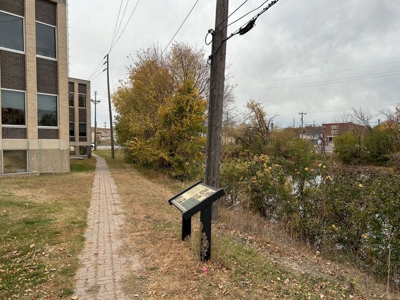 Fergus Falls Woolen Mill Marker, from the east image. Click for full size.