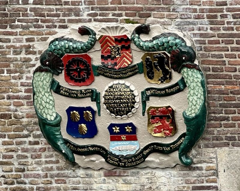 Coats of Arms on quay wall (mentioned on the marker) image. Click for full size.