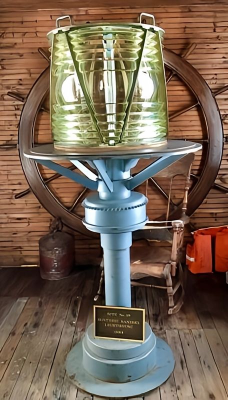 Sanibel Lighthouse Lens image. Click for full size.
