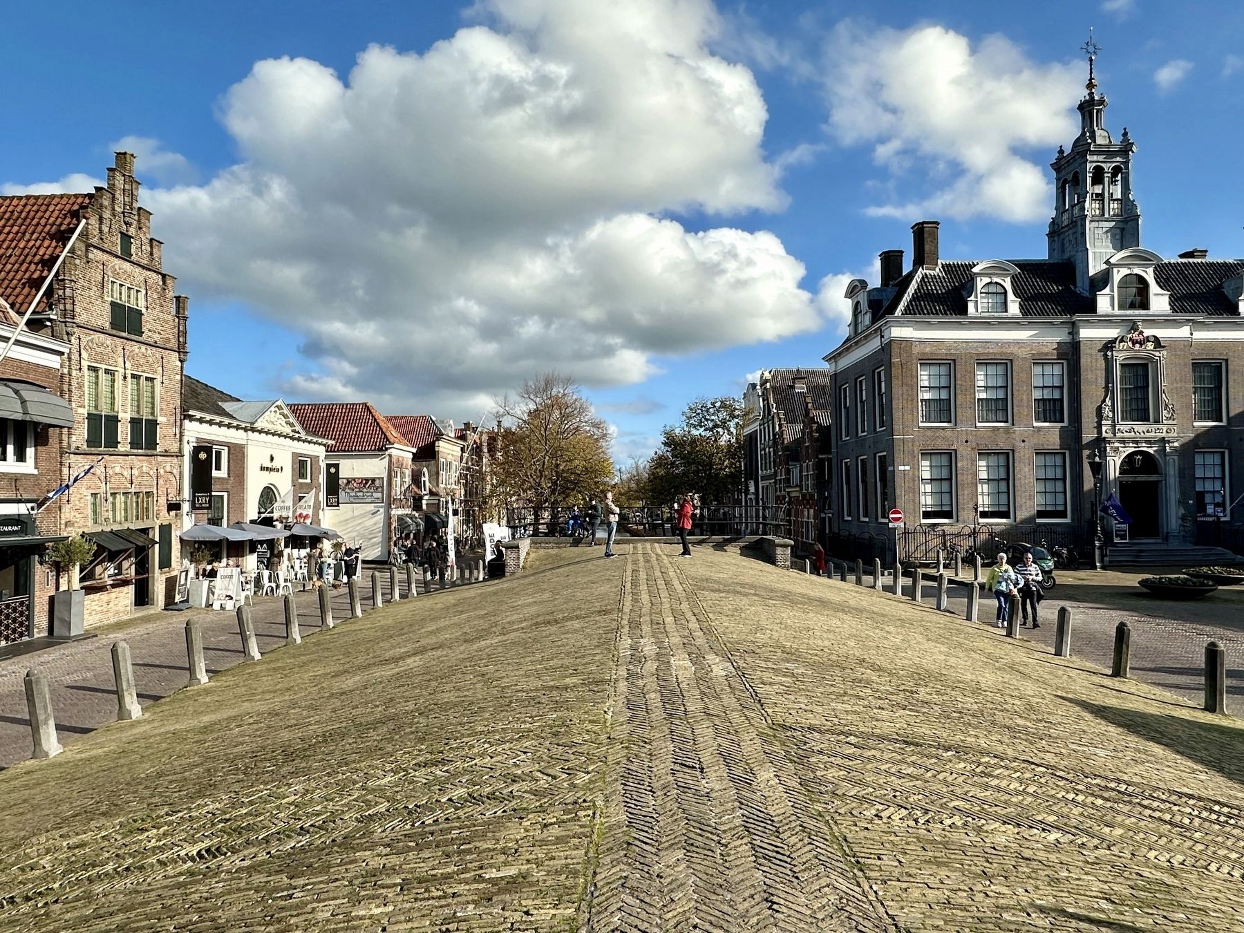 Looking east from on top of the Damsluis image. Click for full size.