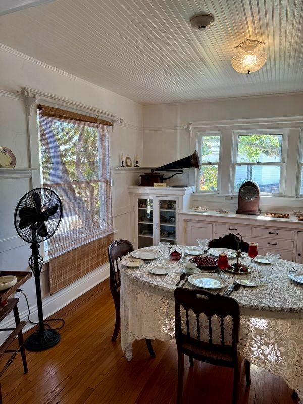 Morning Glories Interior: kitchen image. Click for full size.